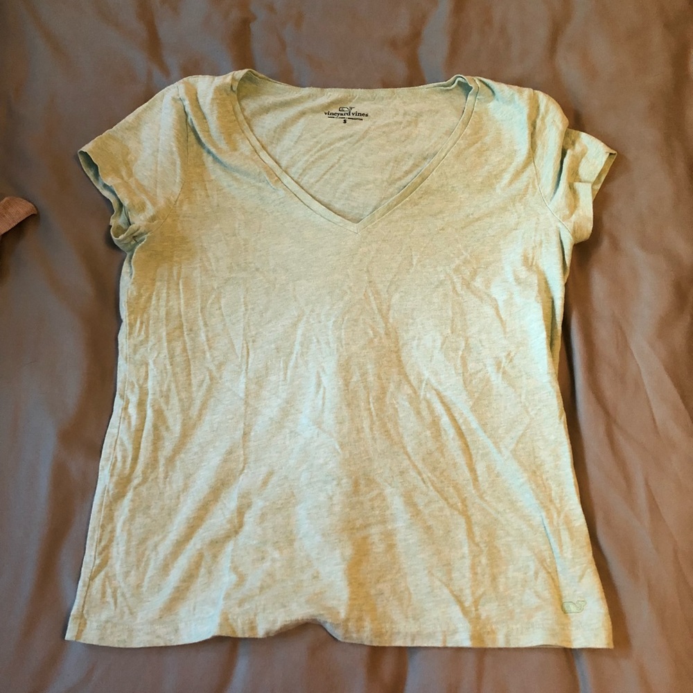 Vineyard vines vneck tee